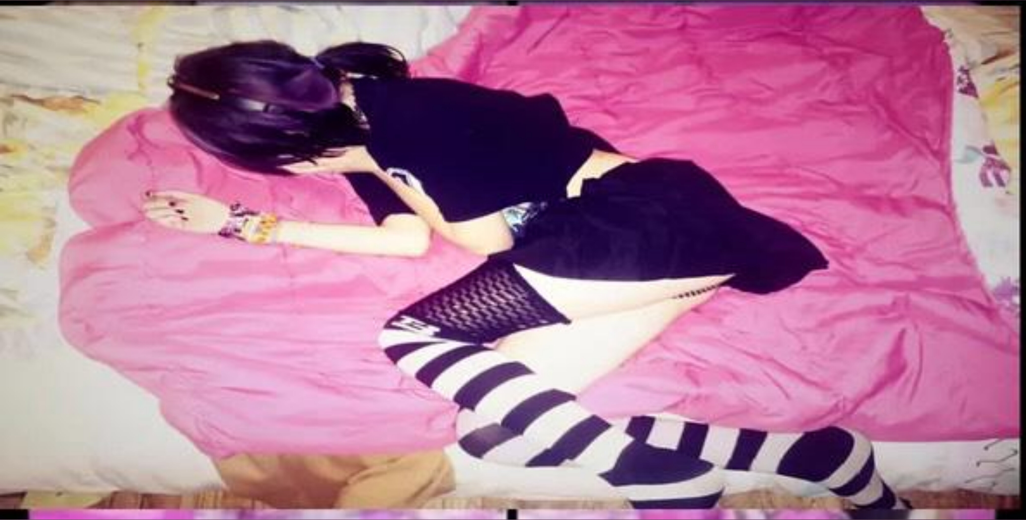 Awmnom OnlyFans header