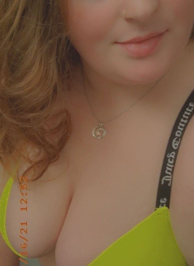 Thickthighsprettyeyes OnlyFans