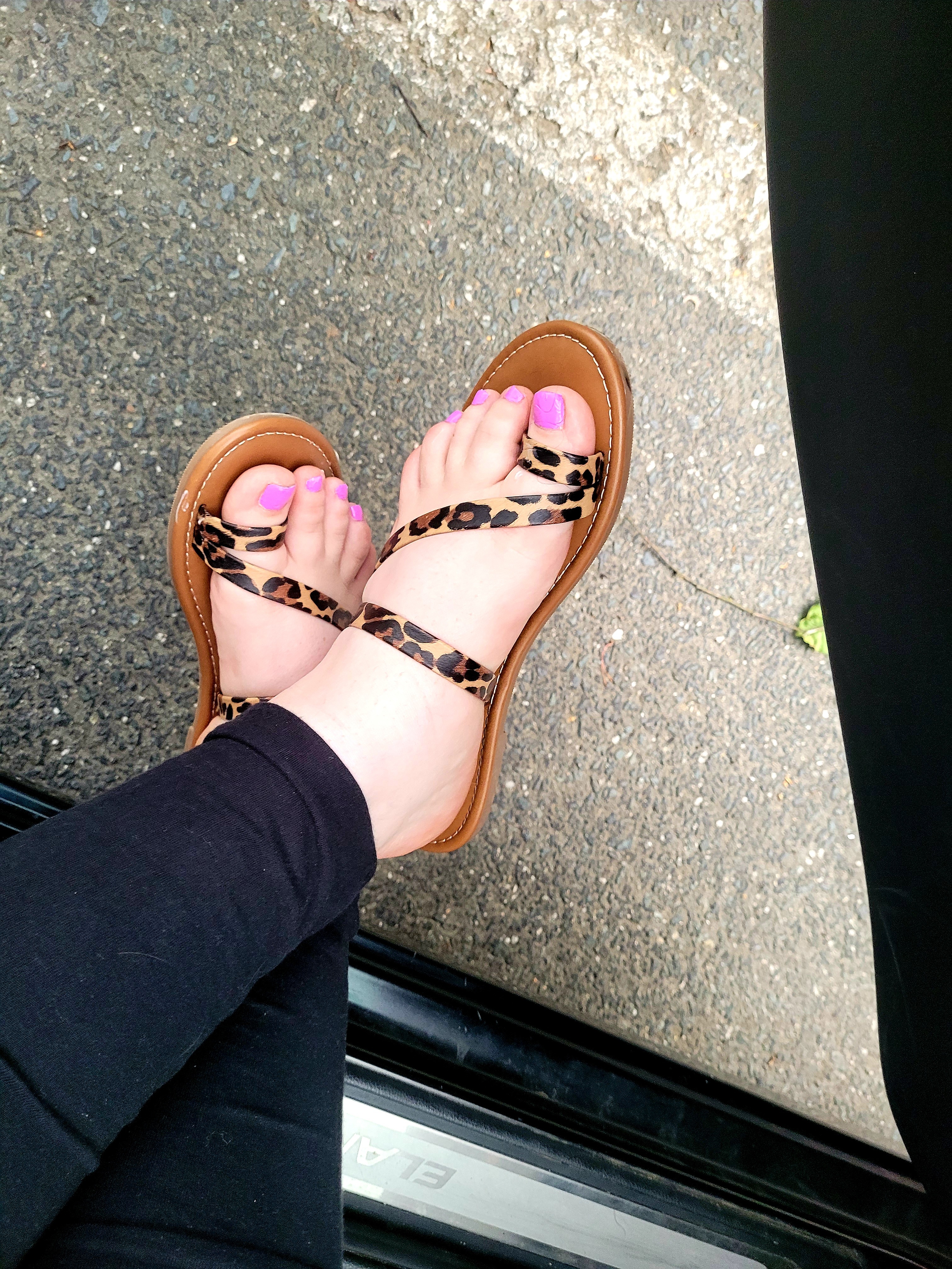 Thickthighsprettyeyes OnlyFans header