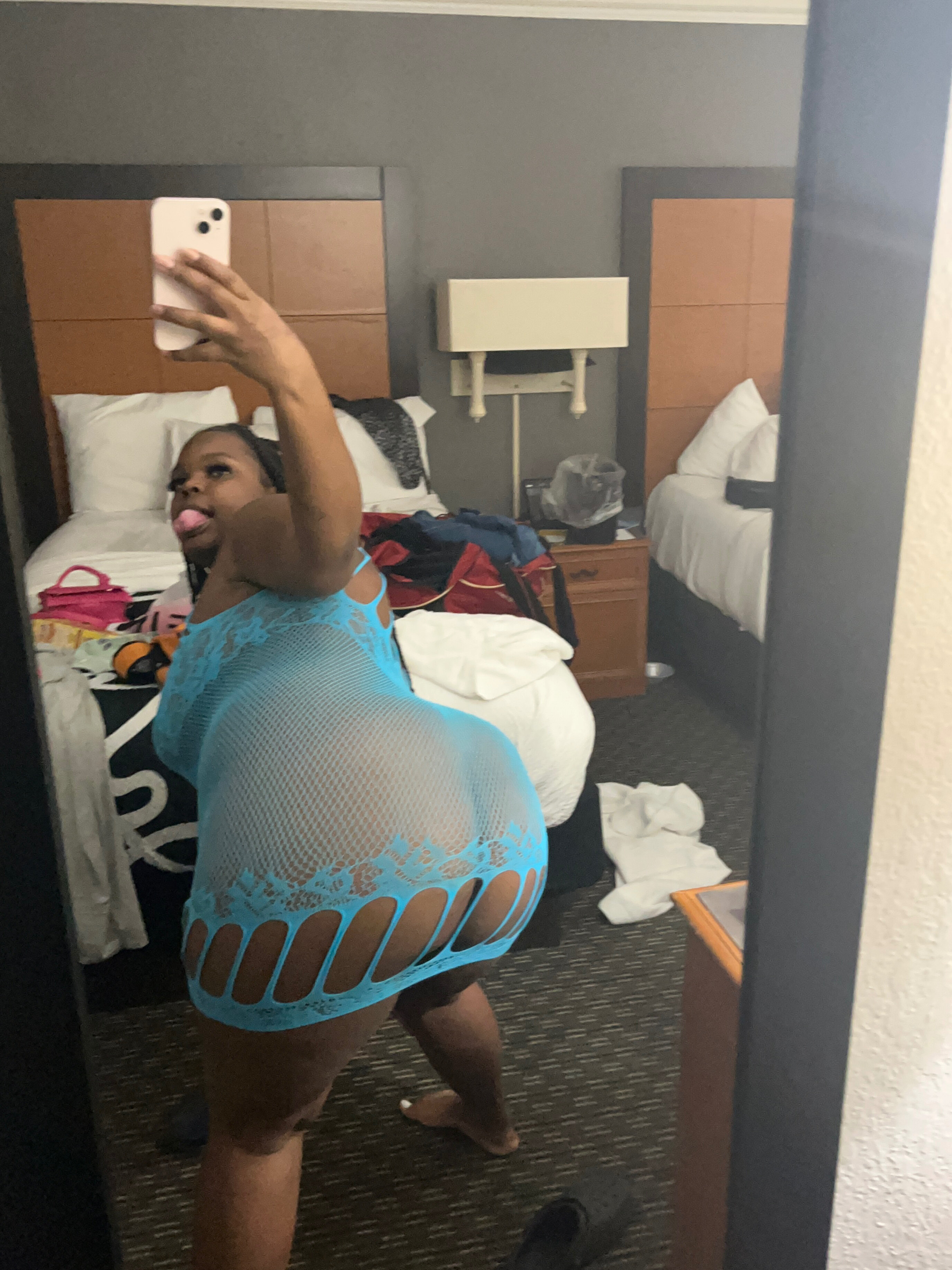 FATTT ASS WETTT PUSSSSY 💦😋 OnlyFans