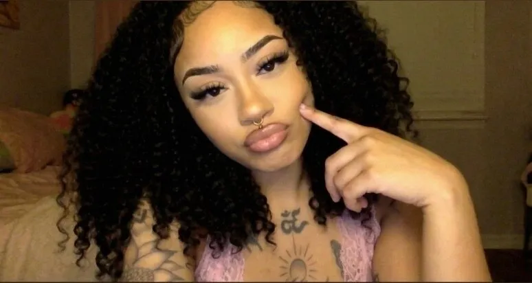 Leiyna OnlyFans header