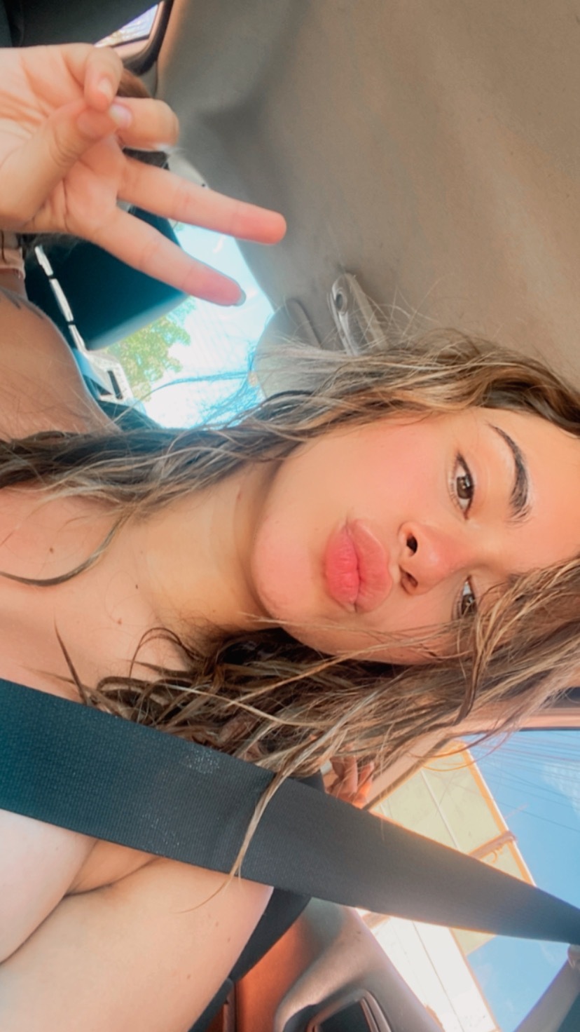 Mía M 🔥 OnlyFans