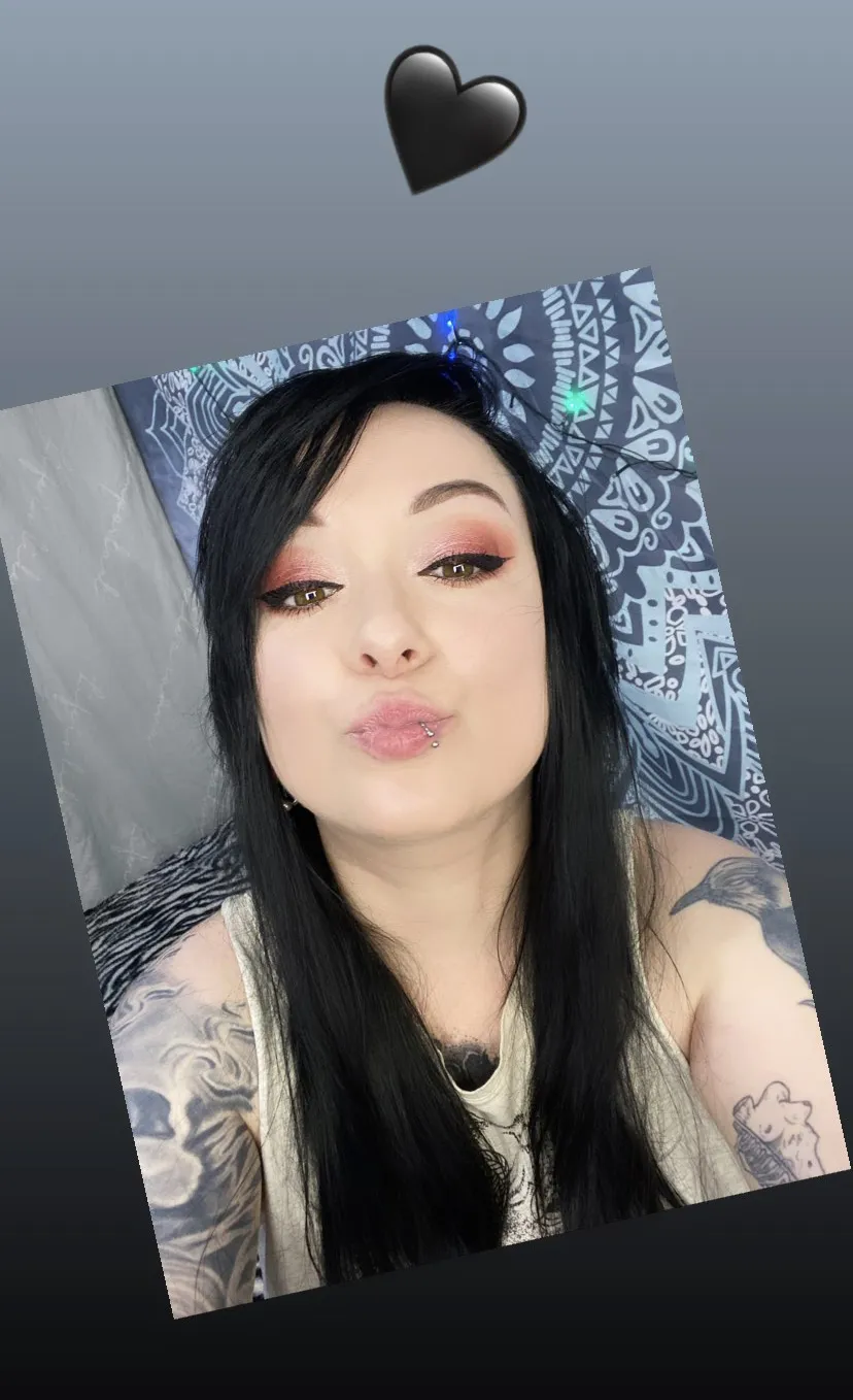 SuicideGirl(Yolandy Foun)