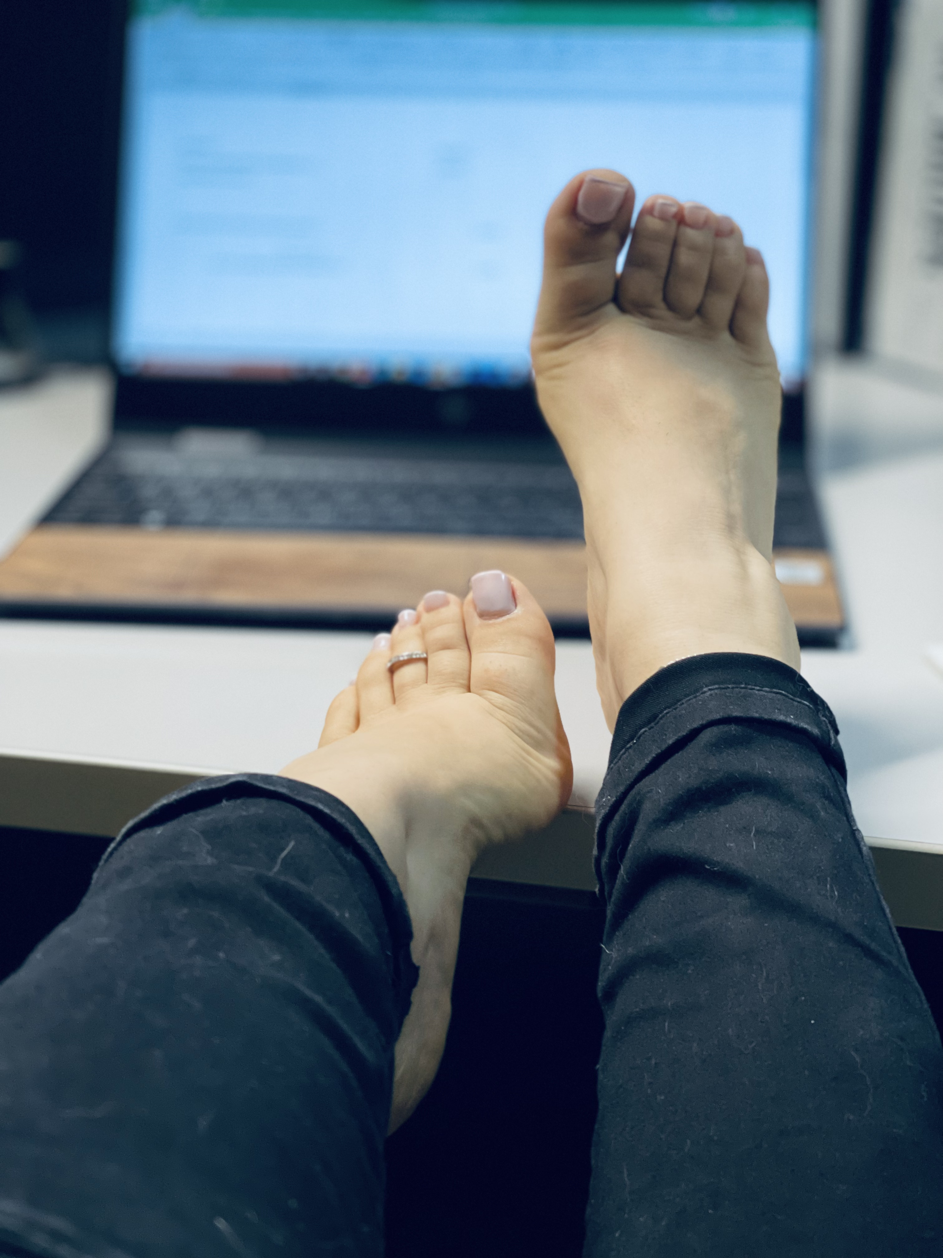 Yoly OnlyFans header