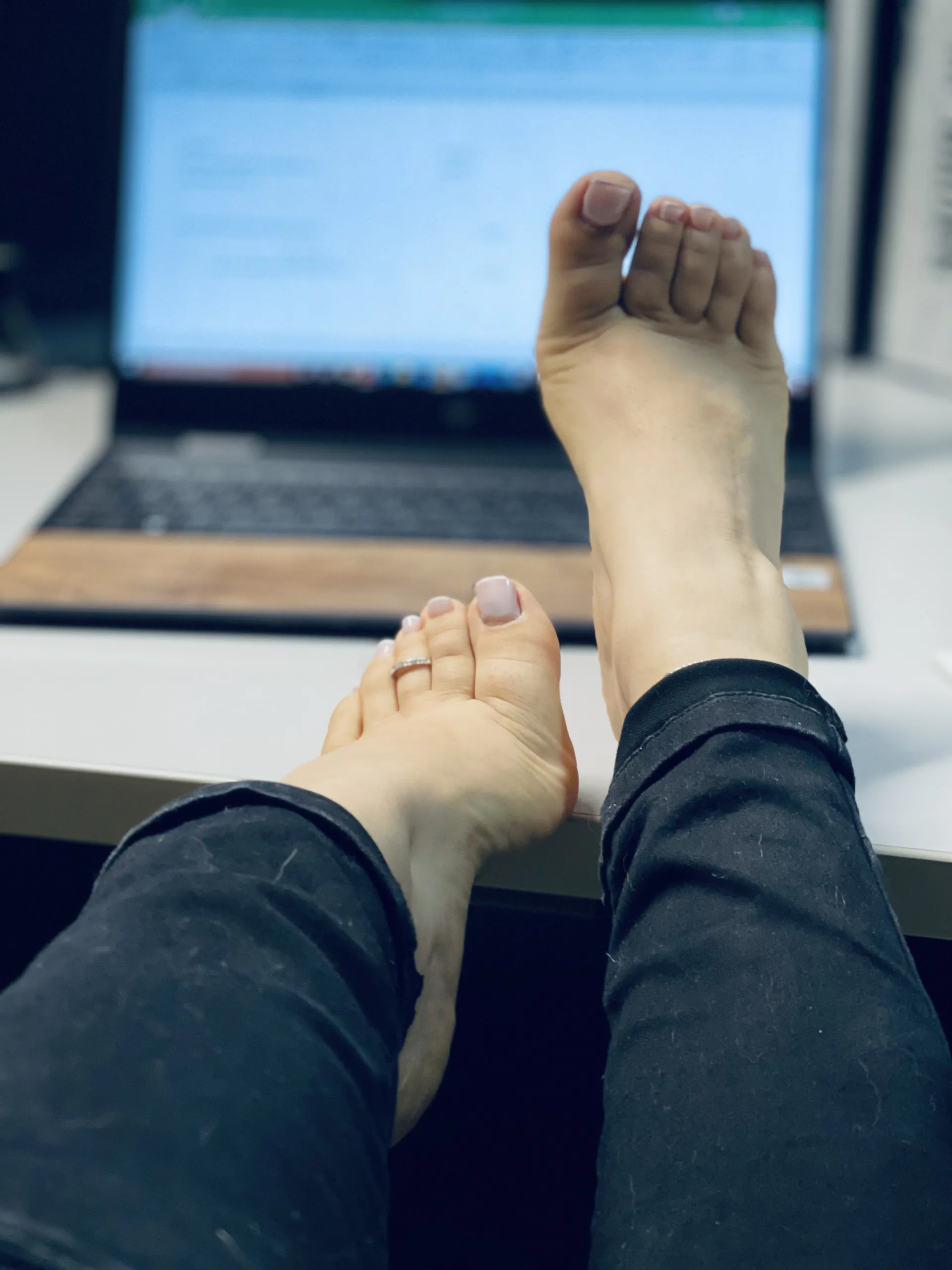 Yoly OnlyFans header