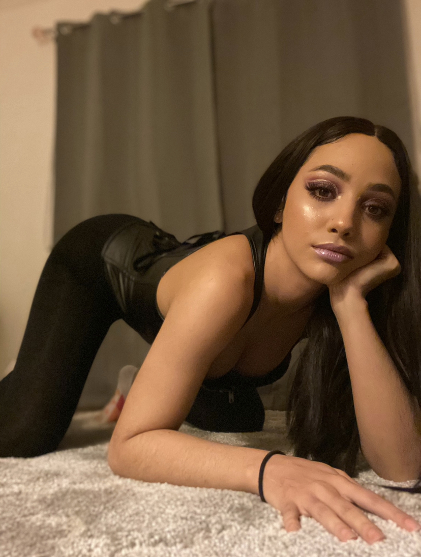 yonarain OnlyFans header