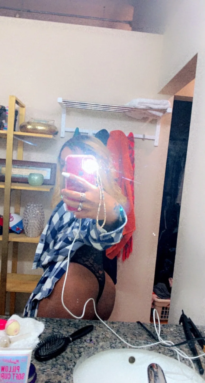 Simoneyosh OnlyFans header