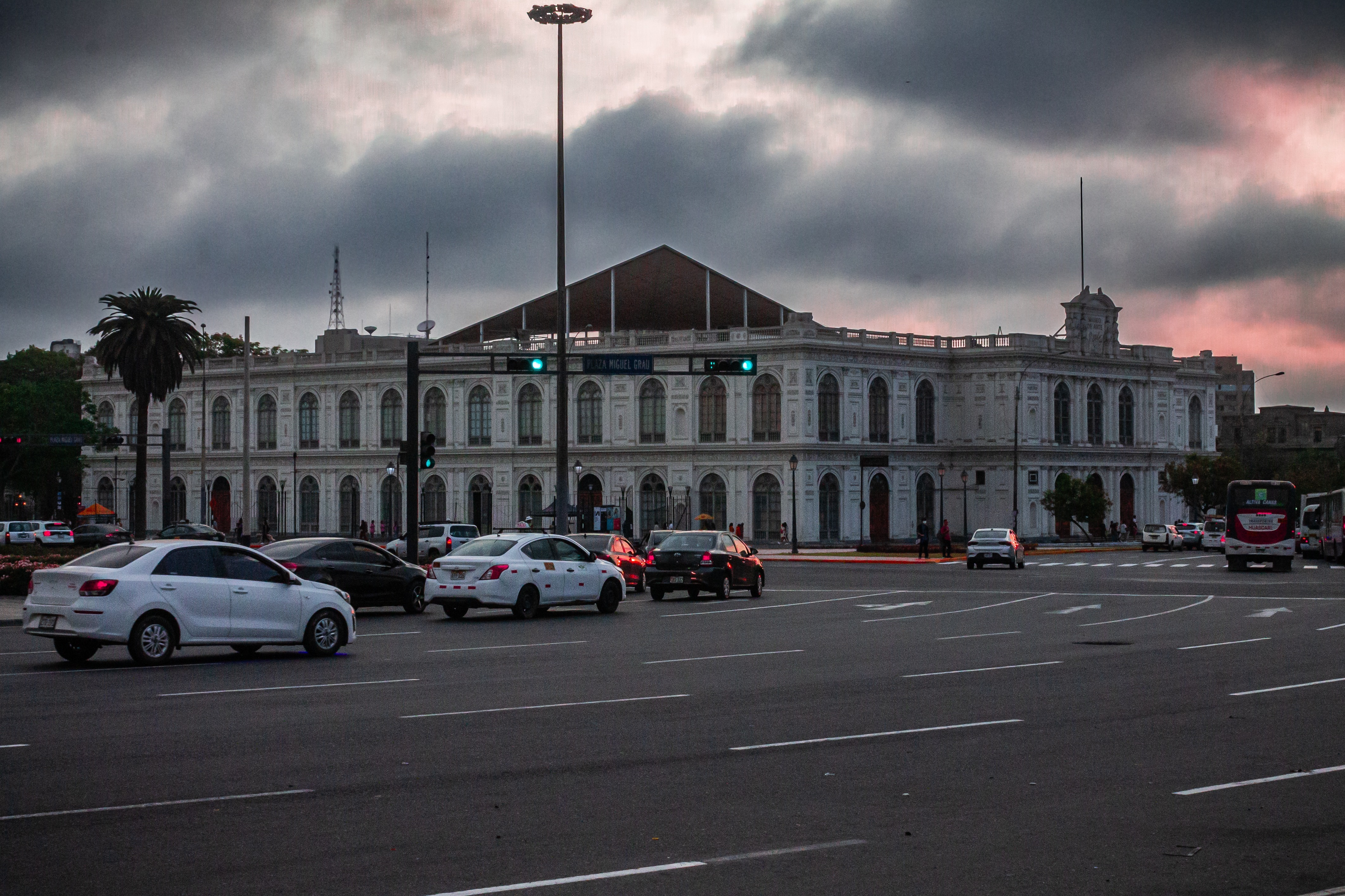 ivanolk vasquez OnlyFans header