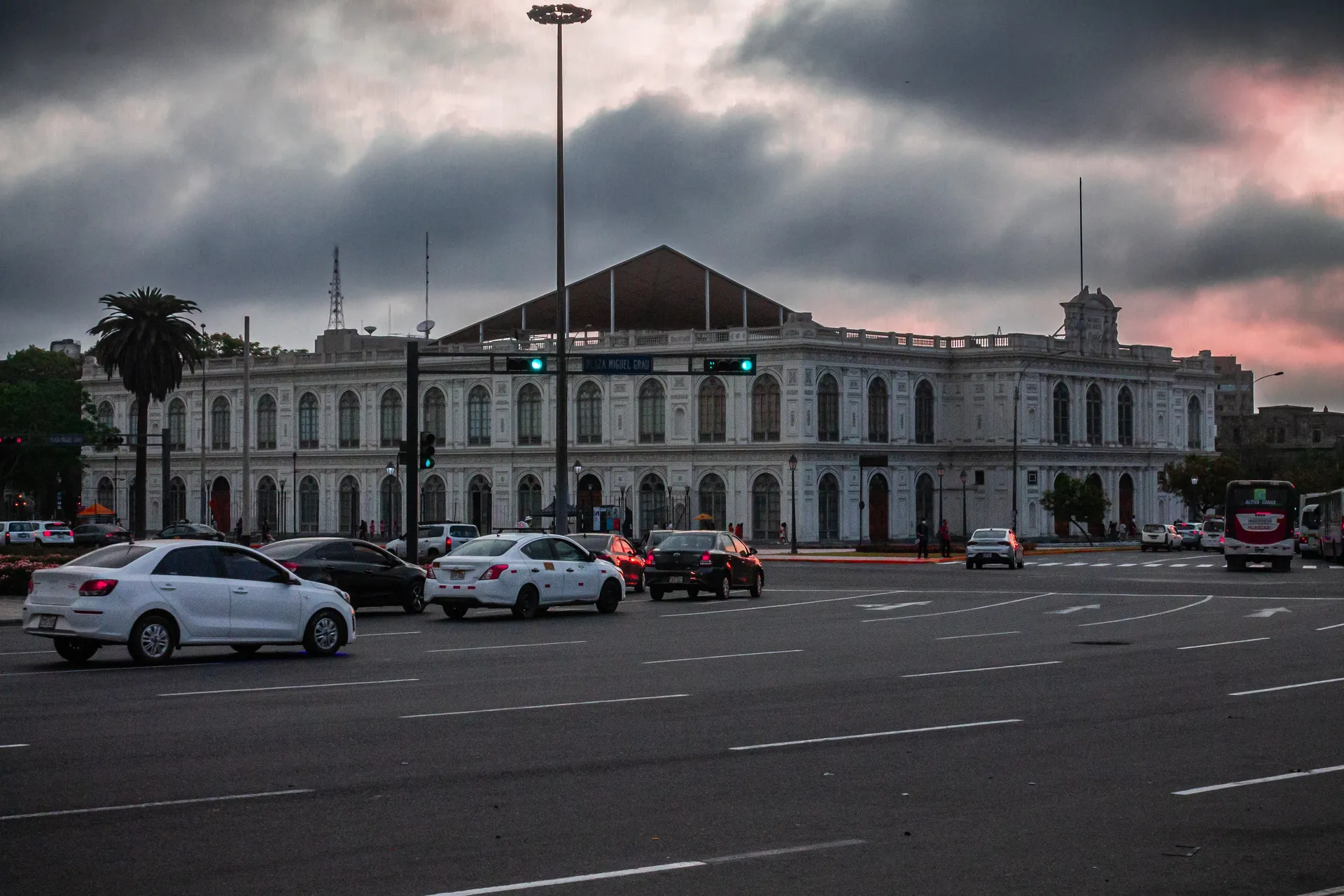 ivanolk vasquez OnlyFans header