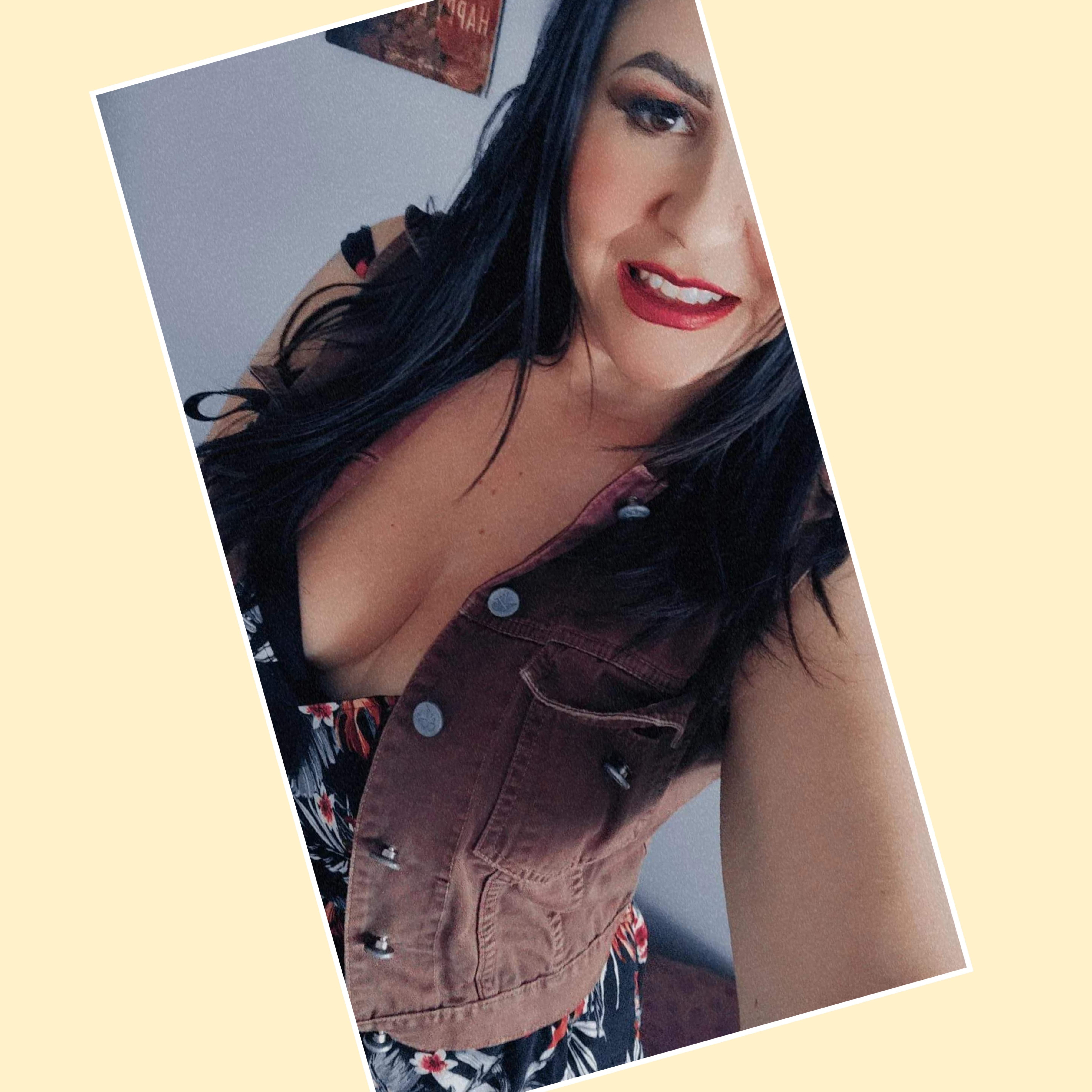 Yosoylacurvy23 OnlyFans