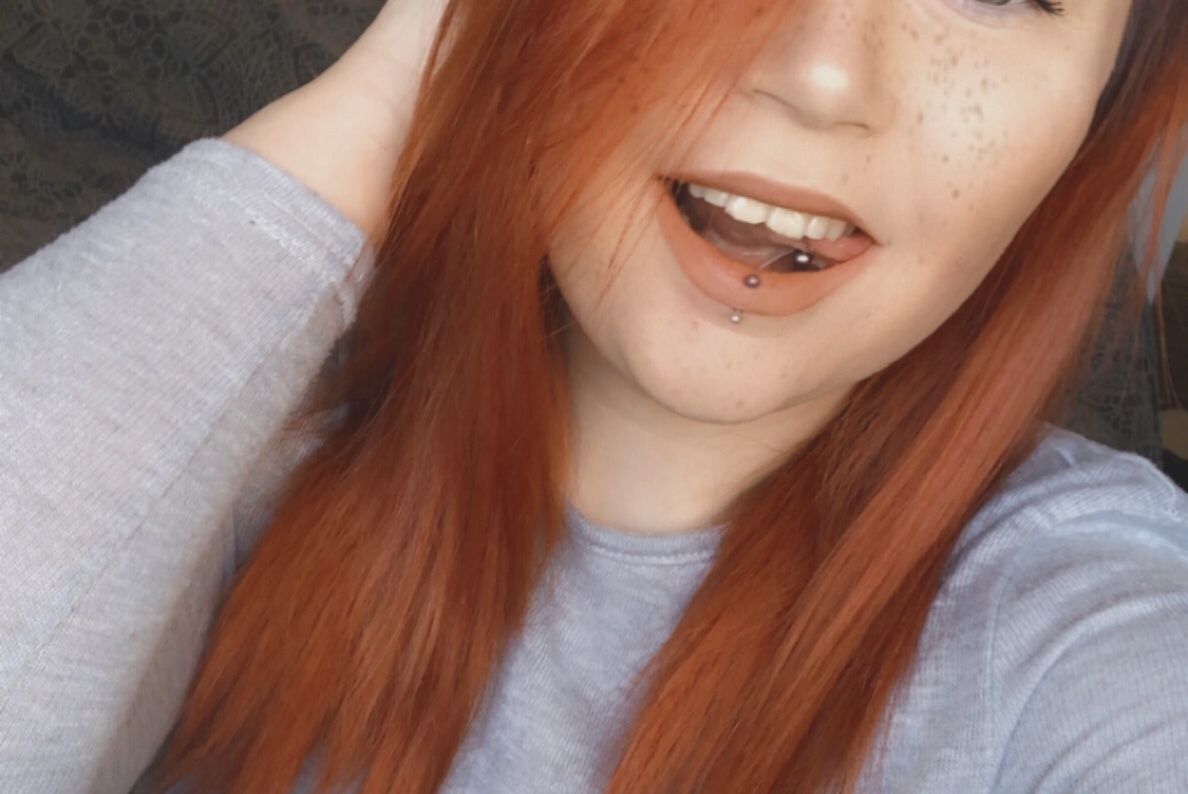 Youngmilf OnlyFans header