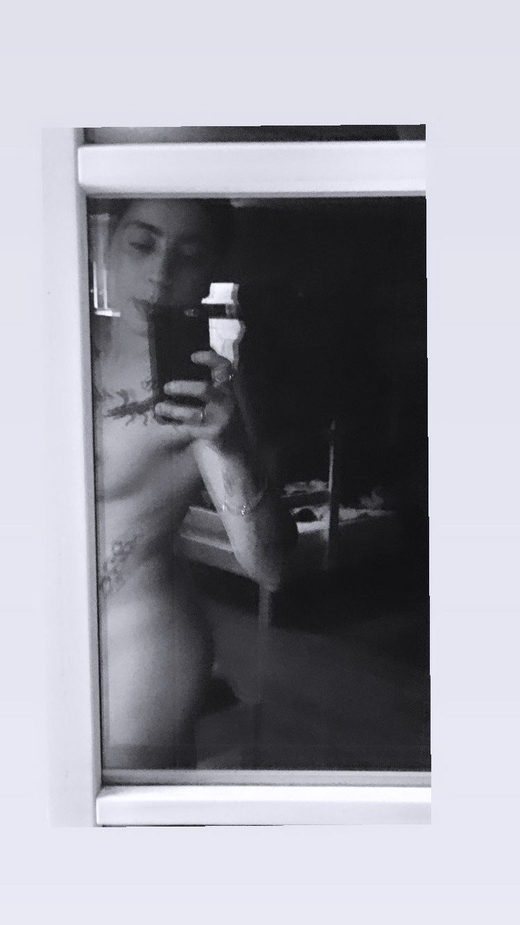 xicona OnlyFans header