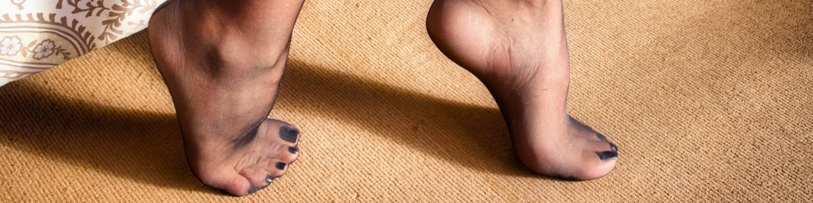 Lolo in Nylons – FREE OnlyFans header