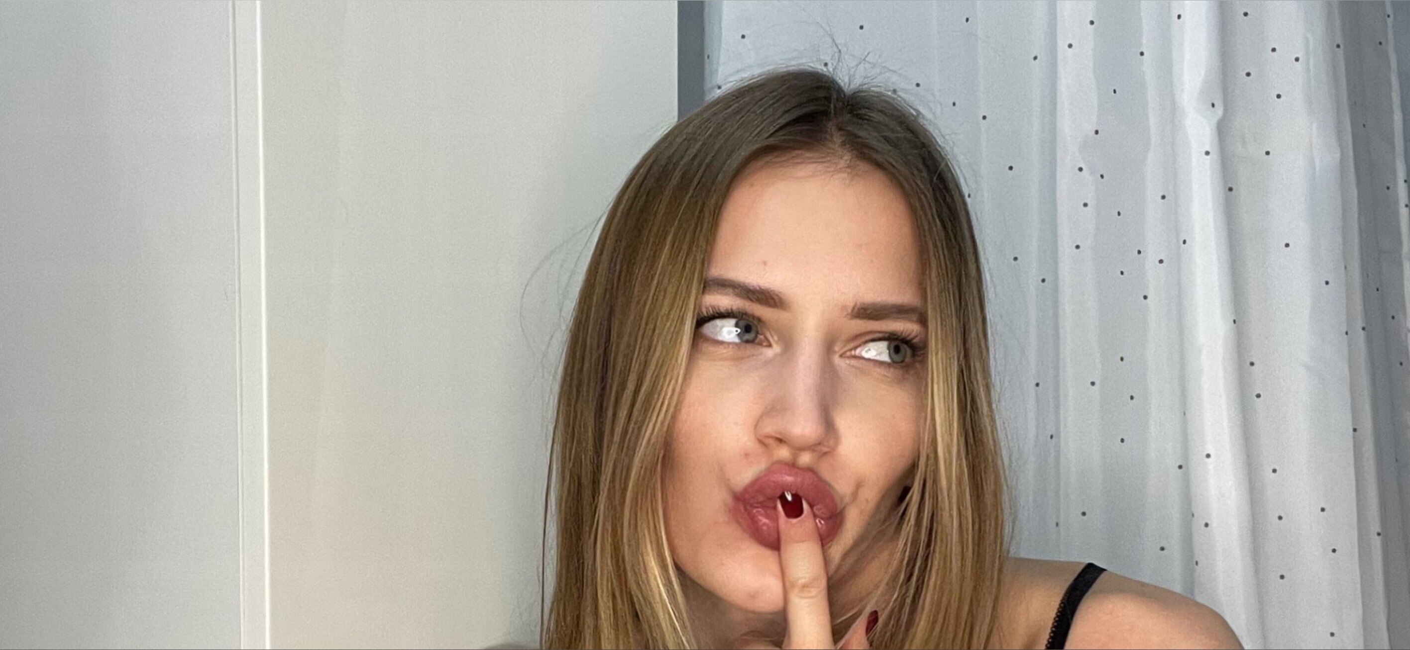 Your Emily Girl OnlyFans header