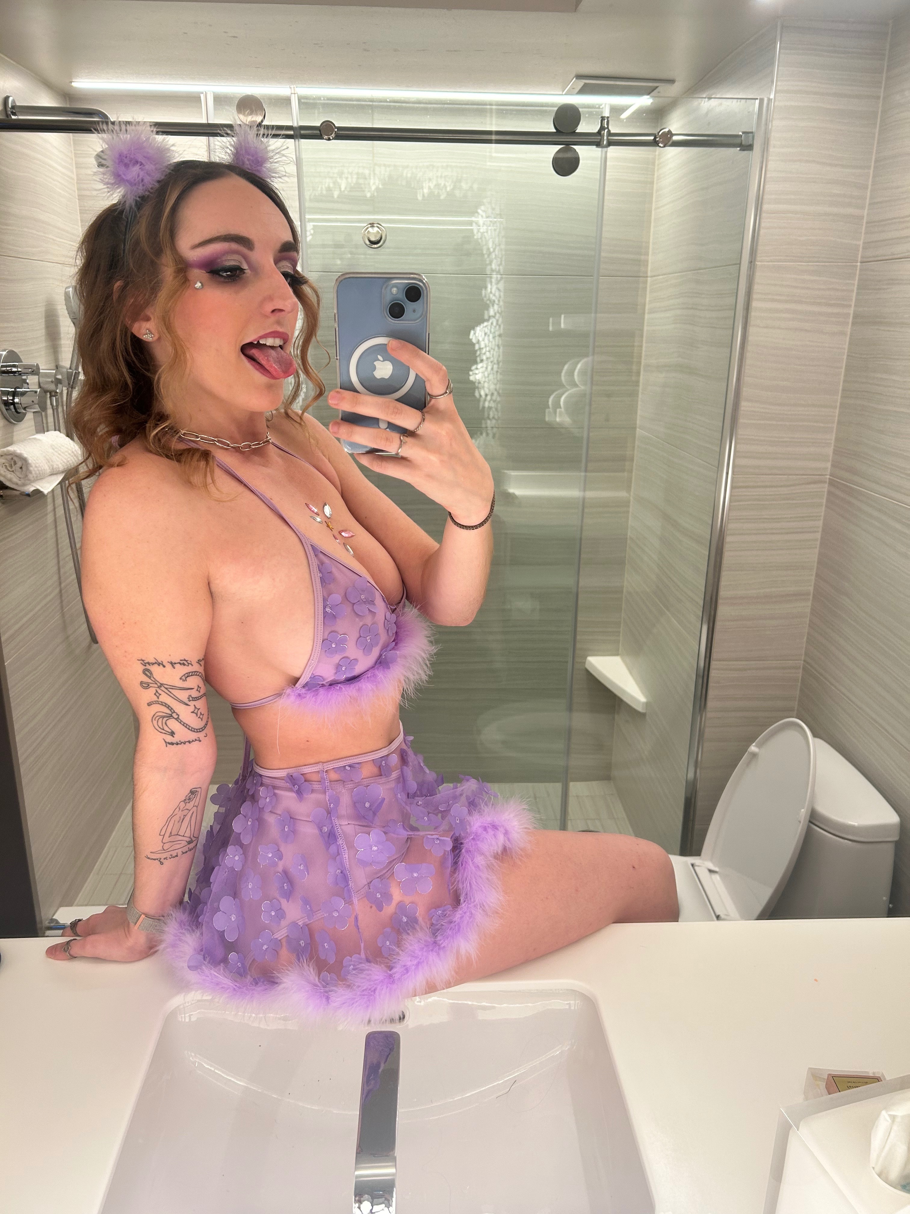 D E M I OnlyFans header