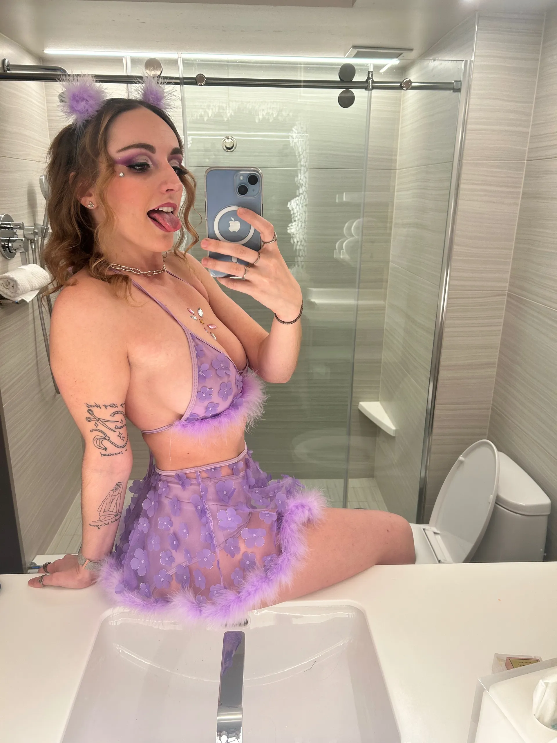 D E M I OnlyFans header