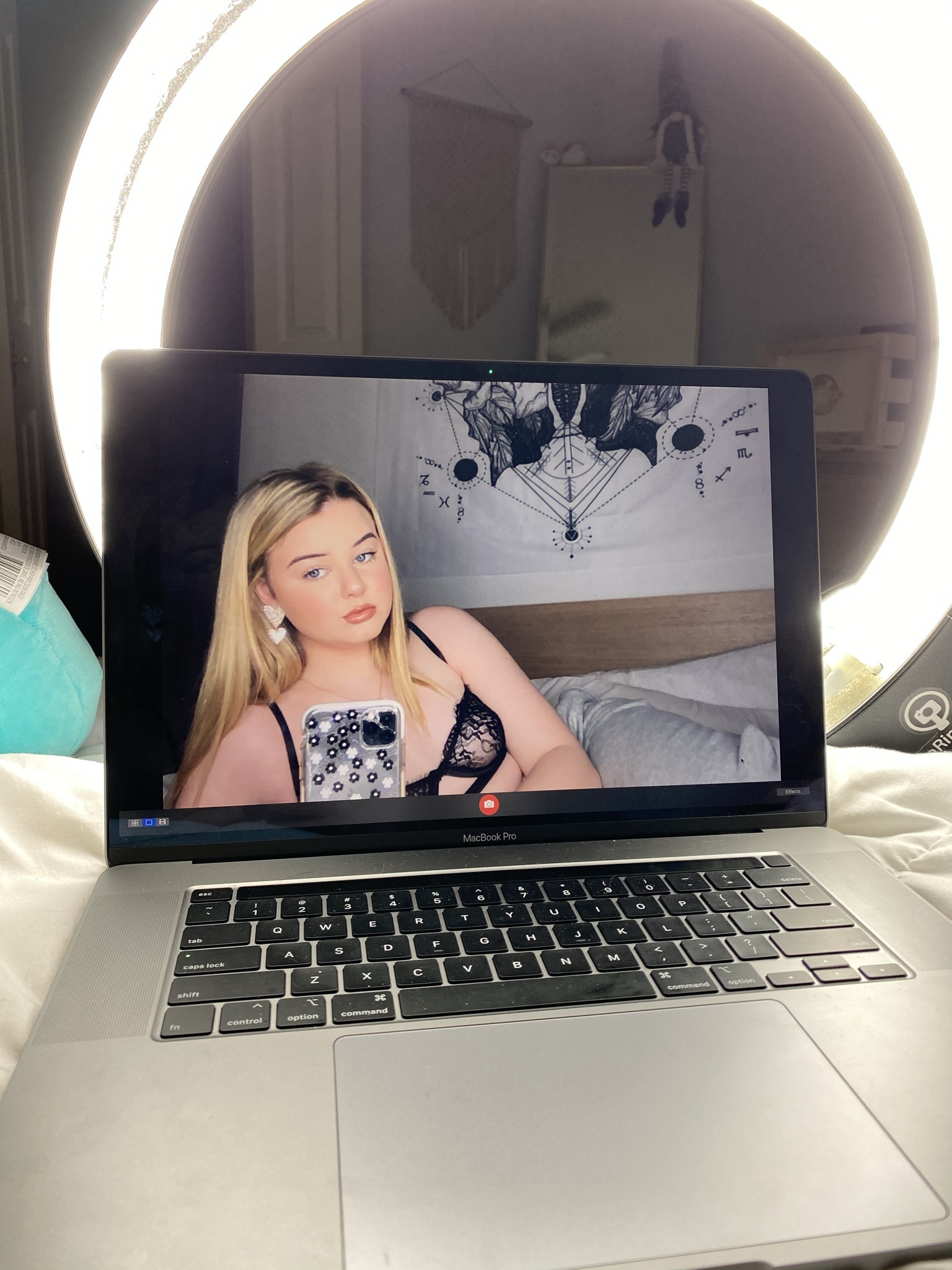 Lara OnlyFans header