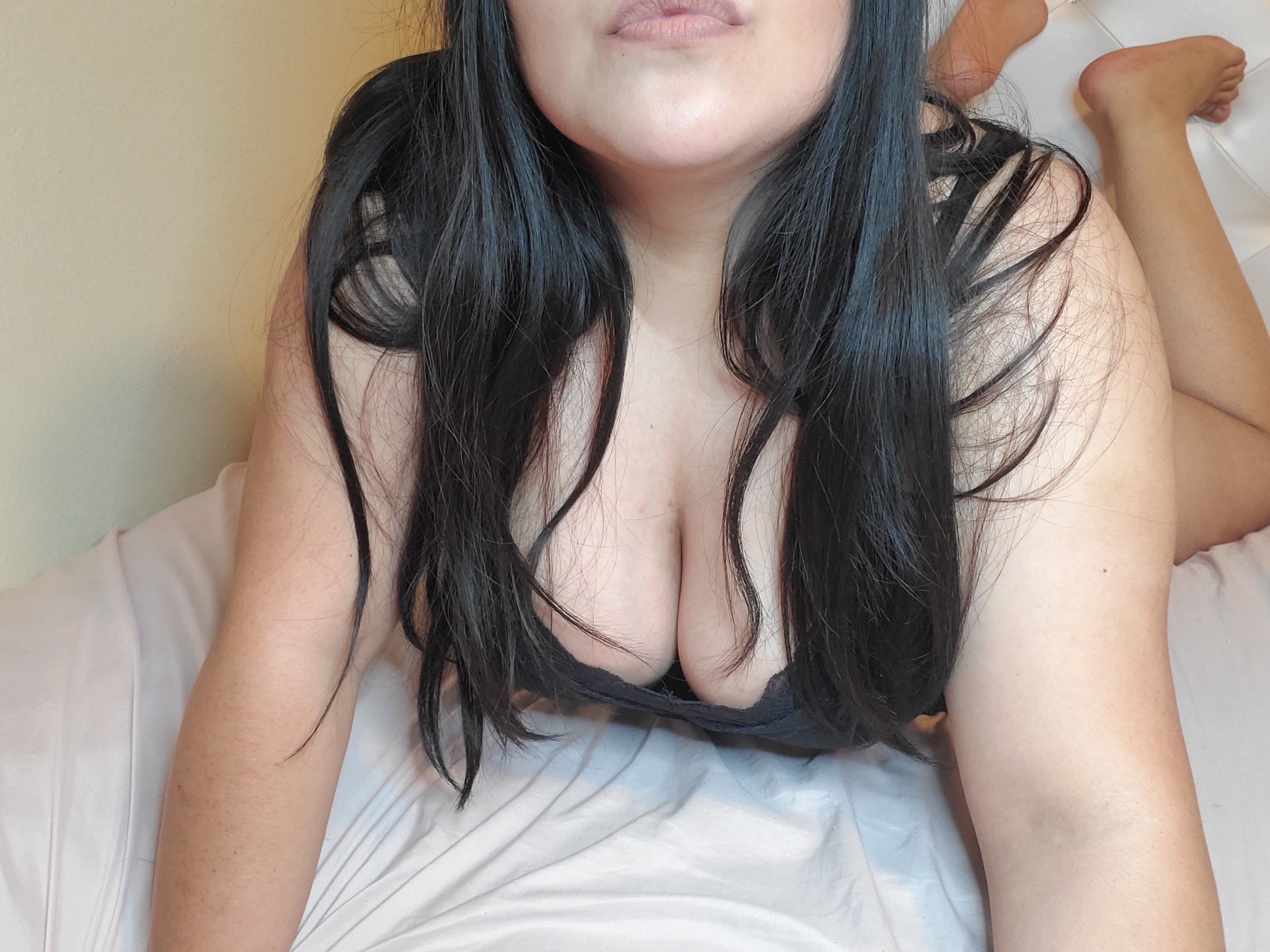 Leslie OnlyFans header