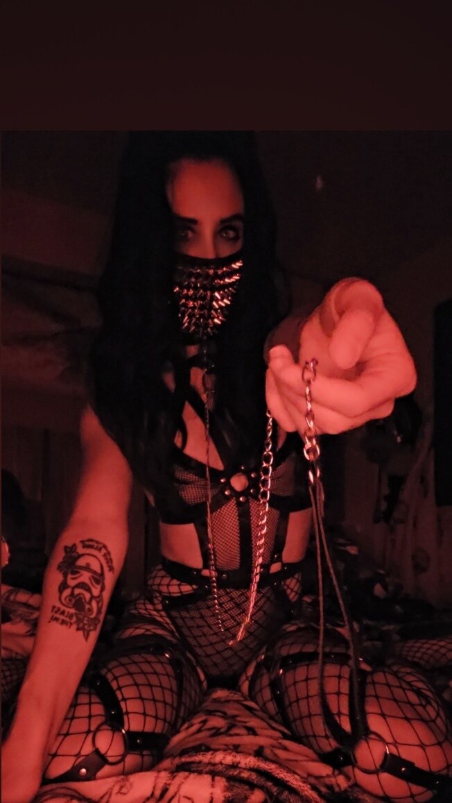 Daddy’s Goth kitten 🐈‍⬛ 👻 OnlyFans