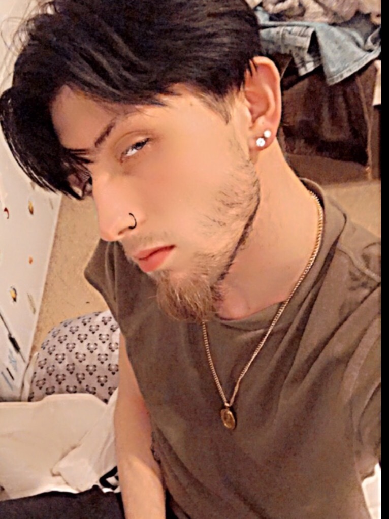 YourLocalPrettyBoy OnlyFans