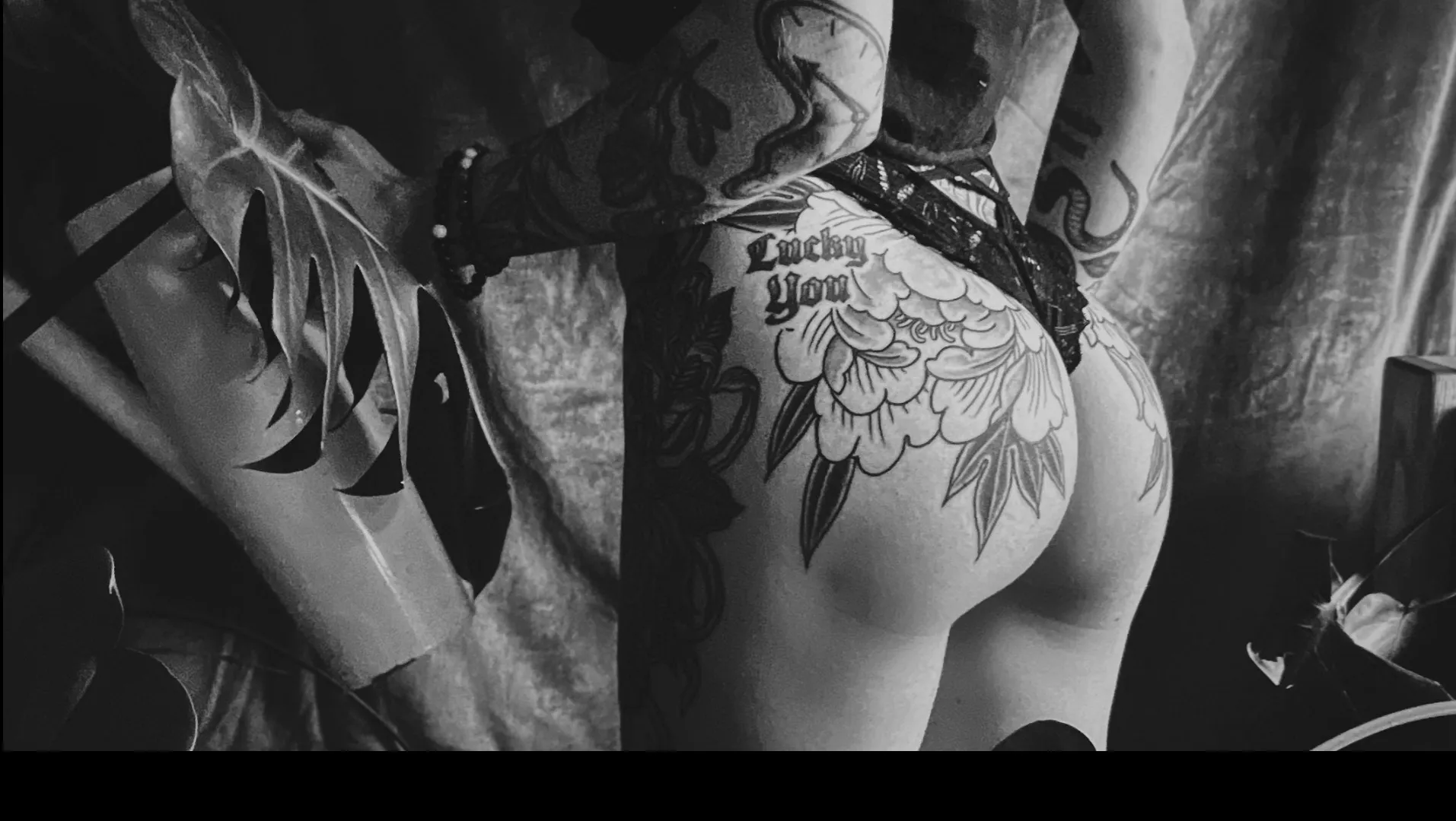 femme flora OnlyFans header