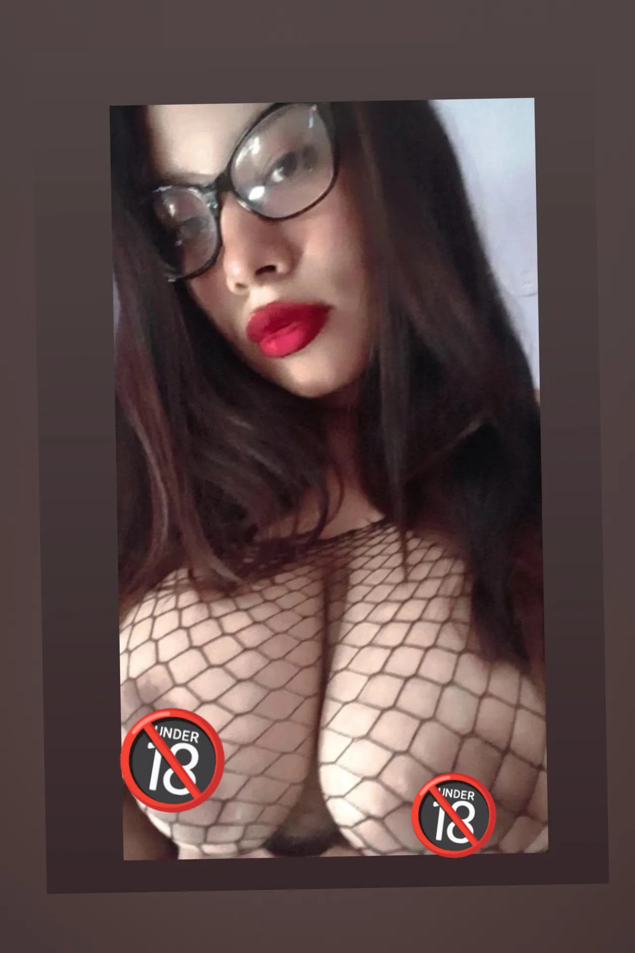 Your wet brunette 💋