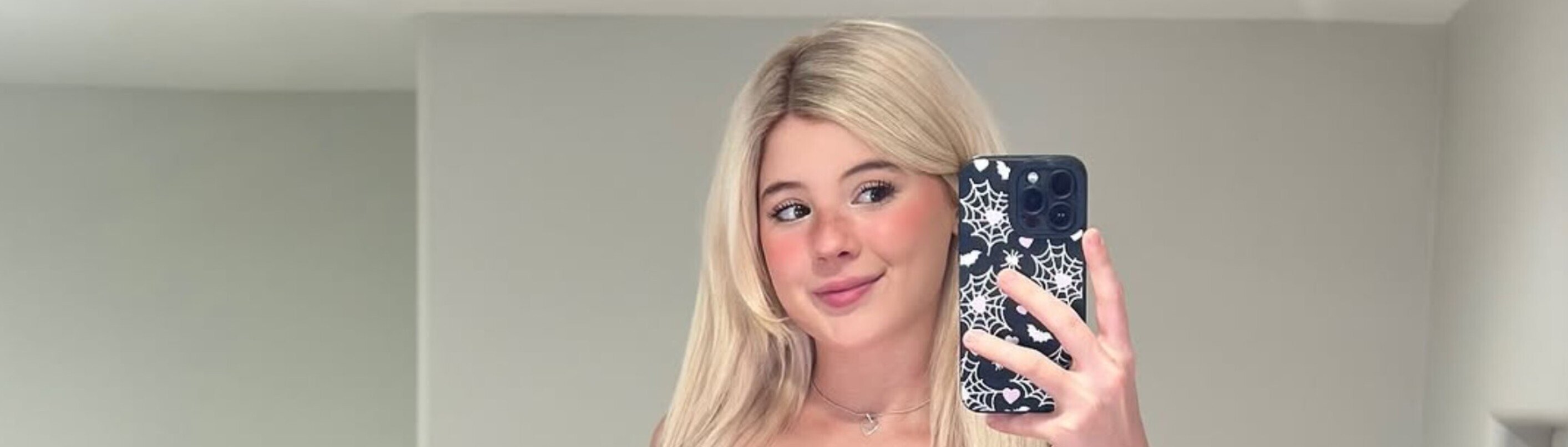 Yumi Banks OnlyFans header