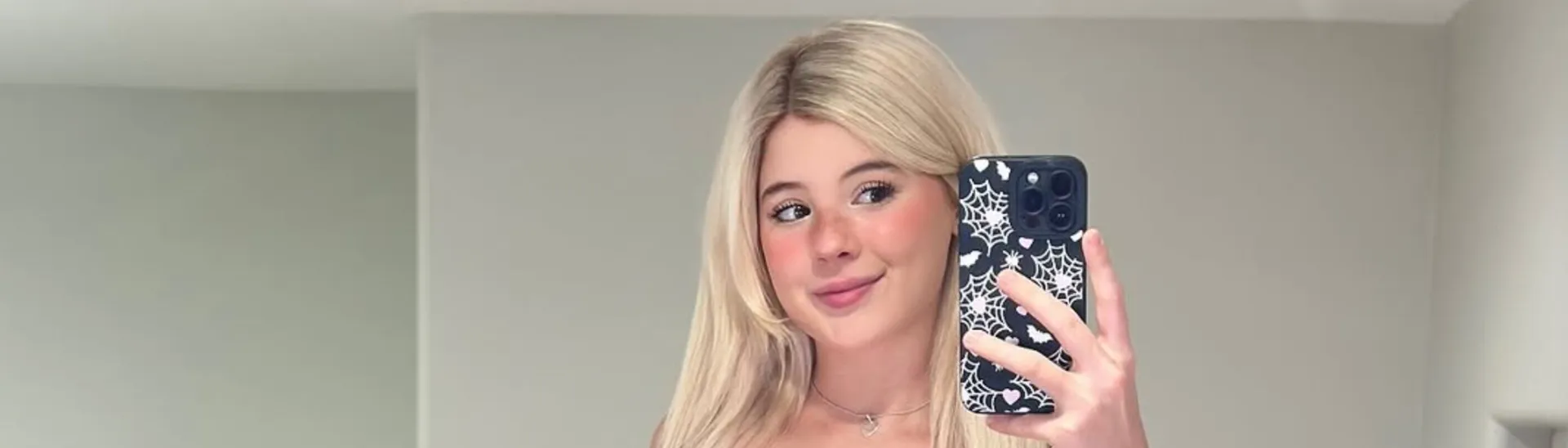 Yumi Banks OnlyFans header