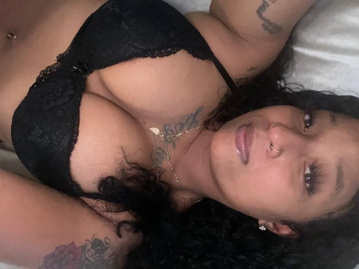 Yummiyung69 OnlyFans header