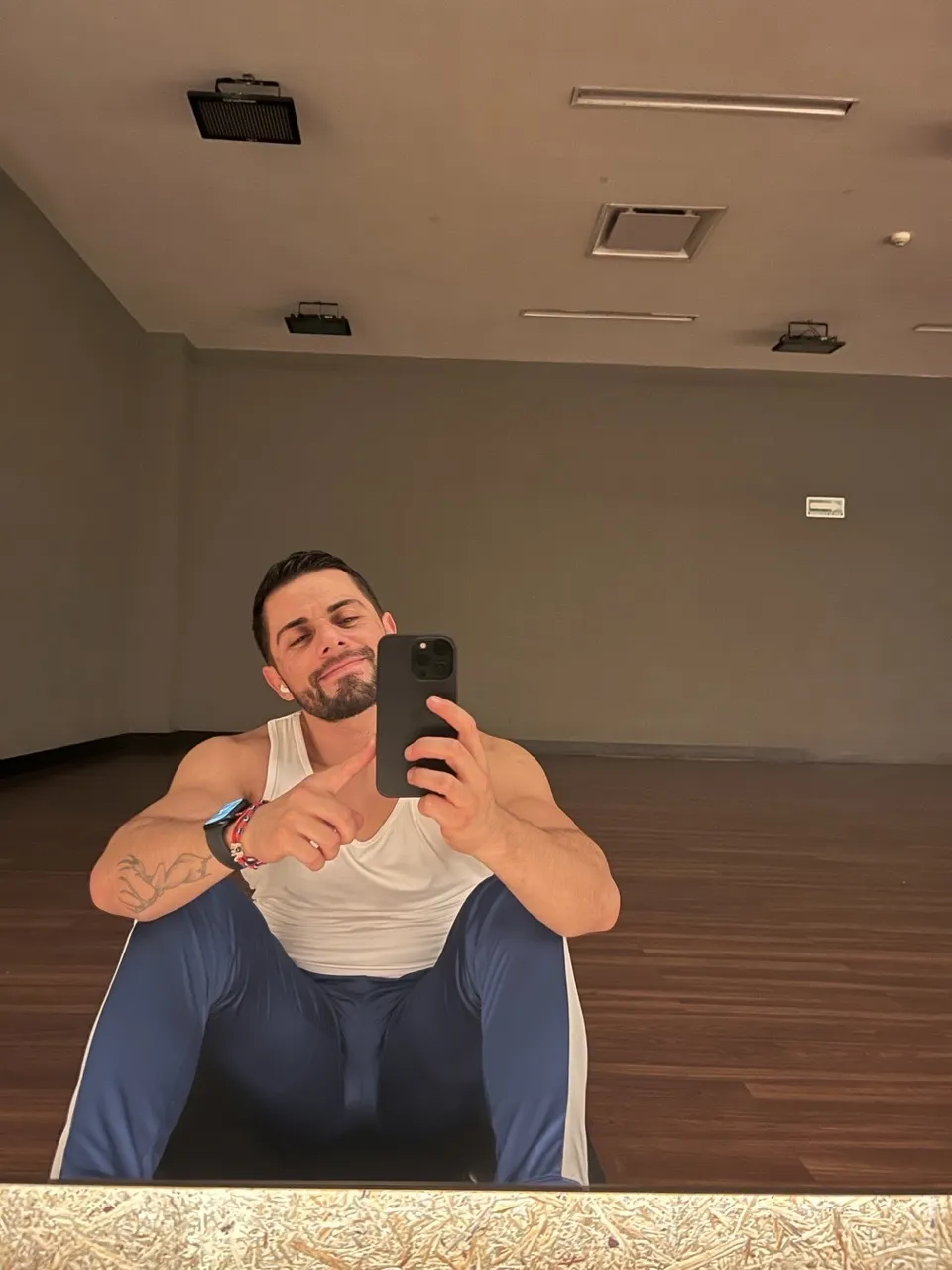 Yussig OnlyFans header