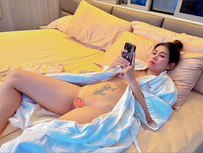 Yutnoey OnlyFans header