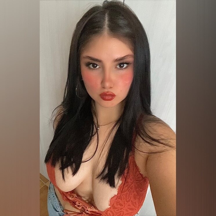 𝘠𝘷𝘰𝘯𝘦𝘦 🇦🇷🔥🥵 OnlyFans