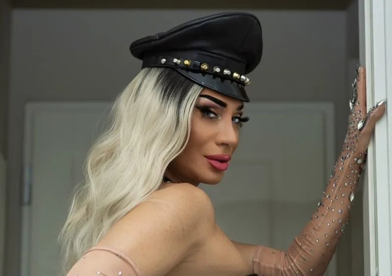 Yvonne O'neill OnlyFans header