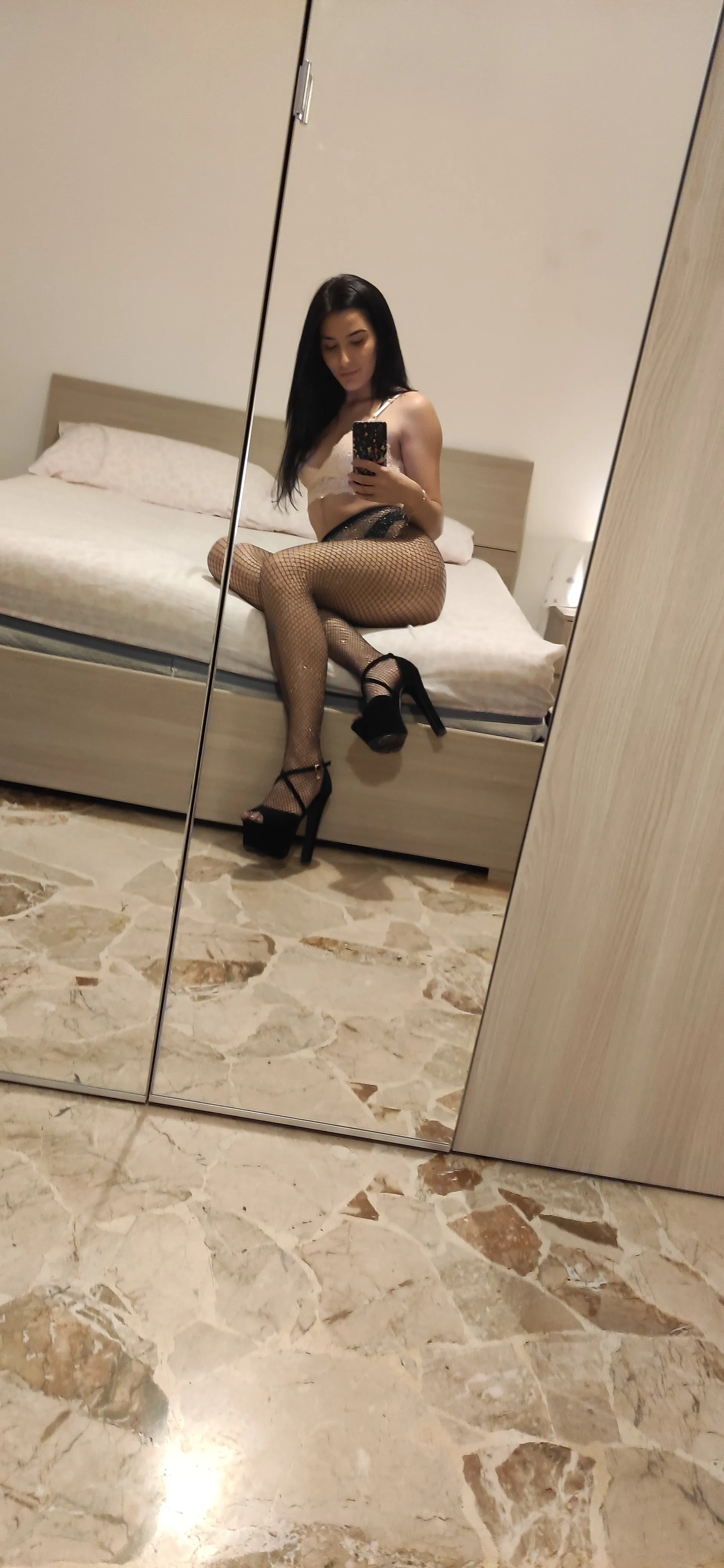 Zara OnlyFans header